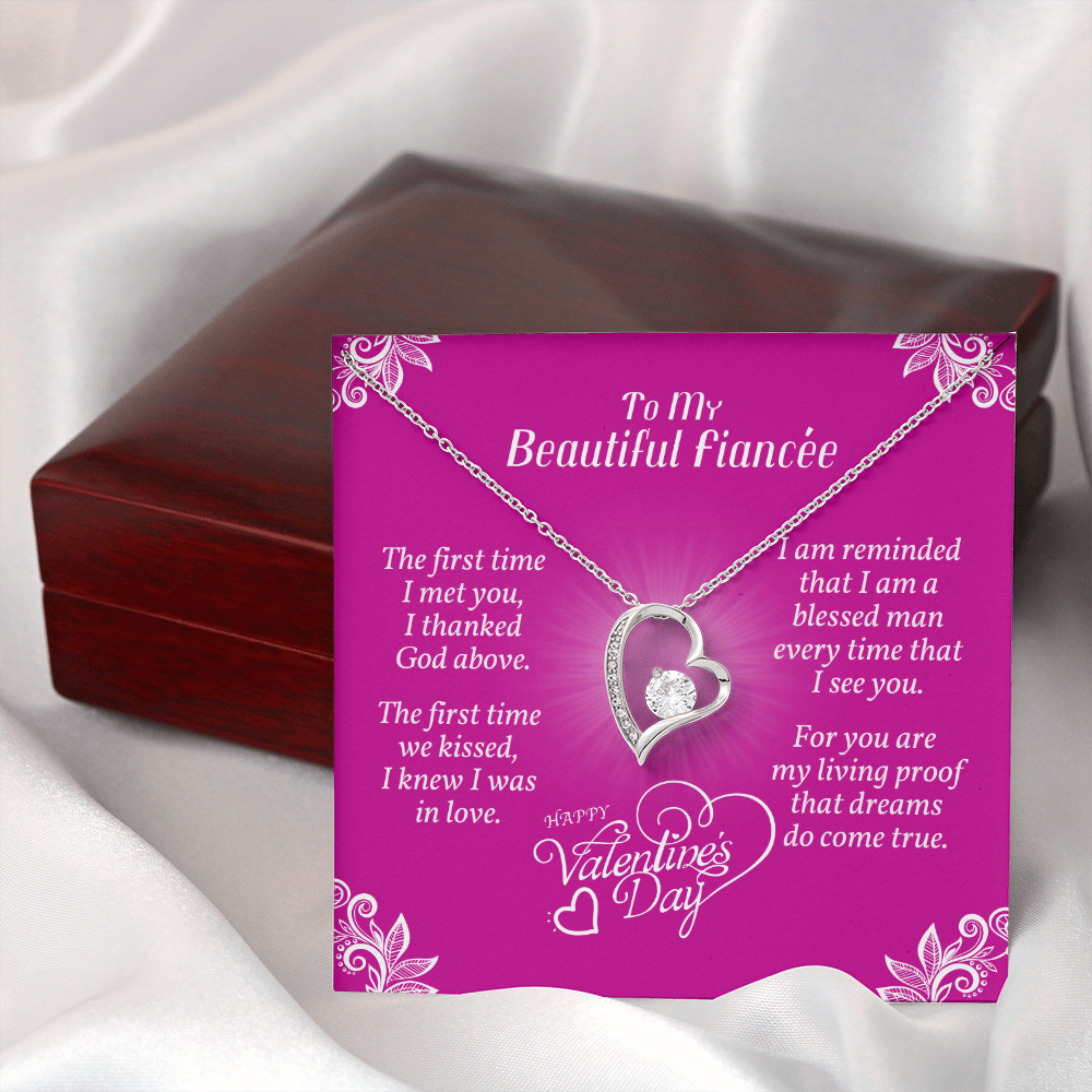 To My Fiancée - Heart Necklace With Valentine's First Time I Met You Message Card