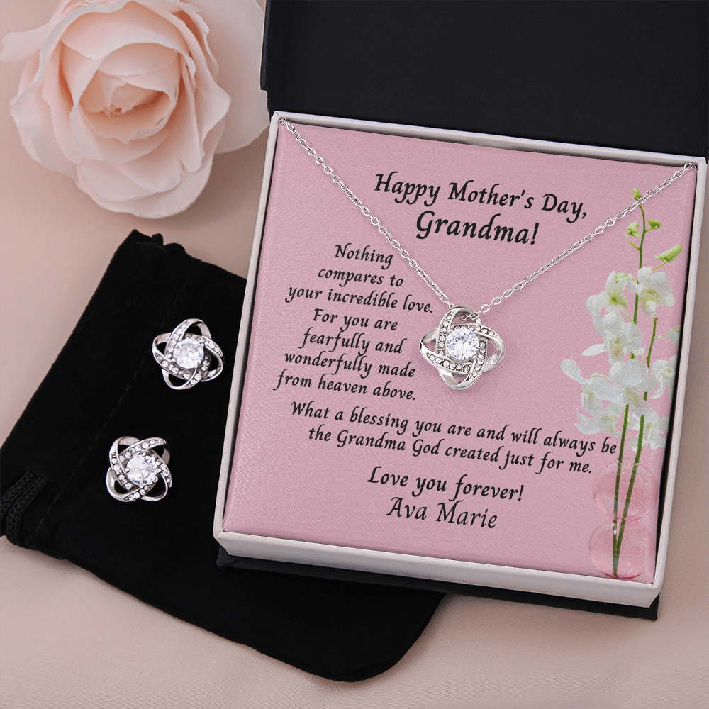 Mothers day necklace for grandma 2025